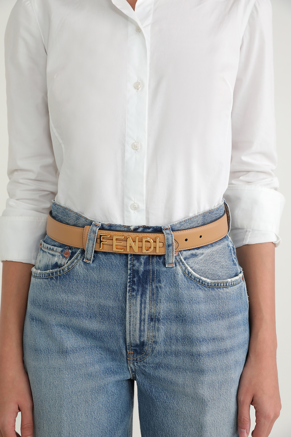 תמונת כל הלוק של חגורה